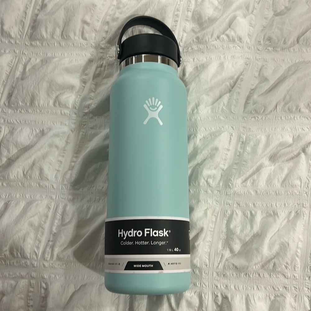 40oz dew color wide mouth hydro flask with chug cap..
